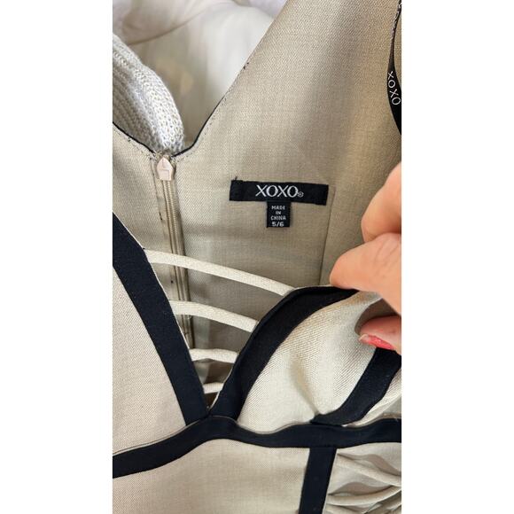 XOXO Women's Size 2 Juniors Size 5/6 Tan Sheath Dress with Black Edging #0278 - Picture 5 of 10